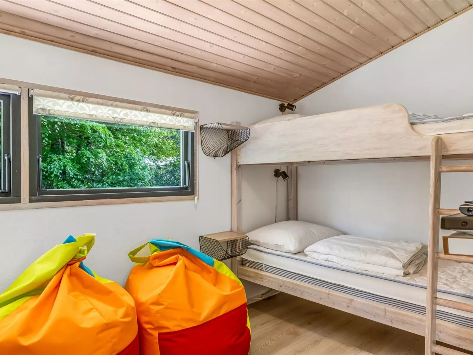 "Mijat" - 30km from the sea-Inside