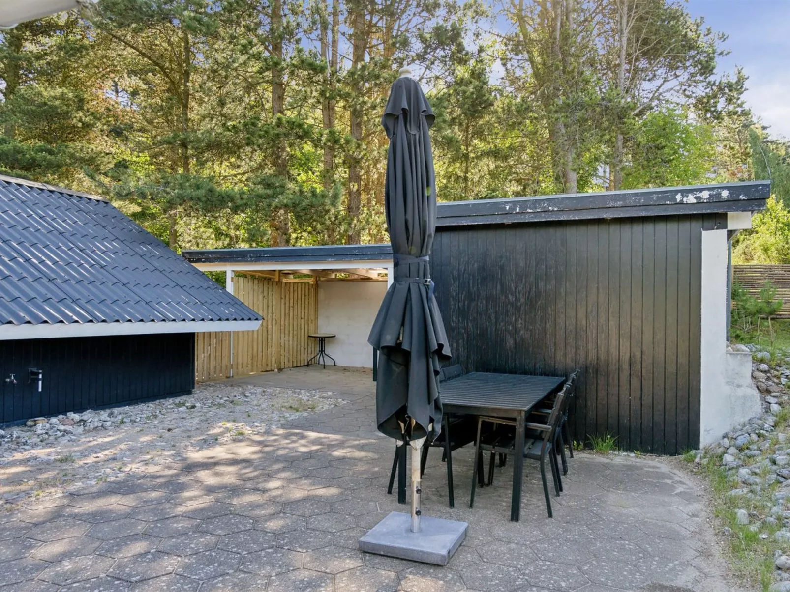 "Laurens" - 800m from the sea-Outside