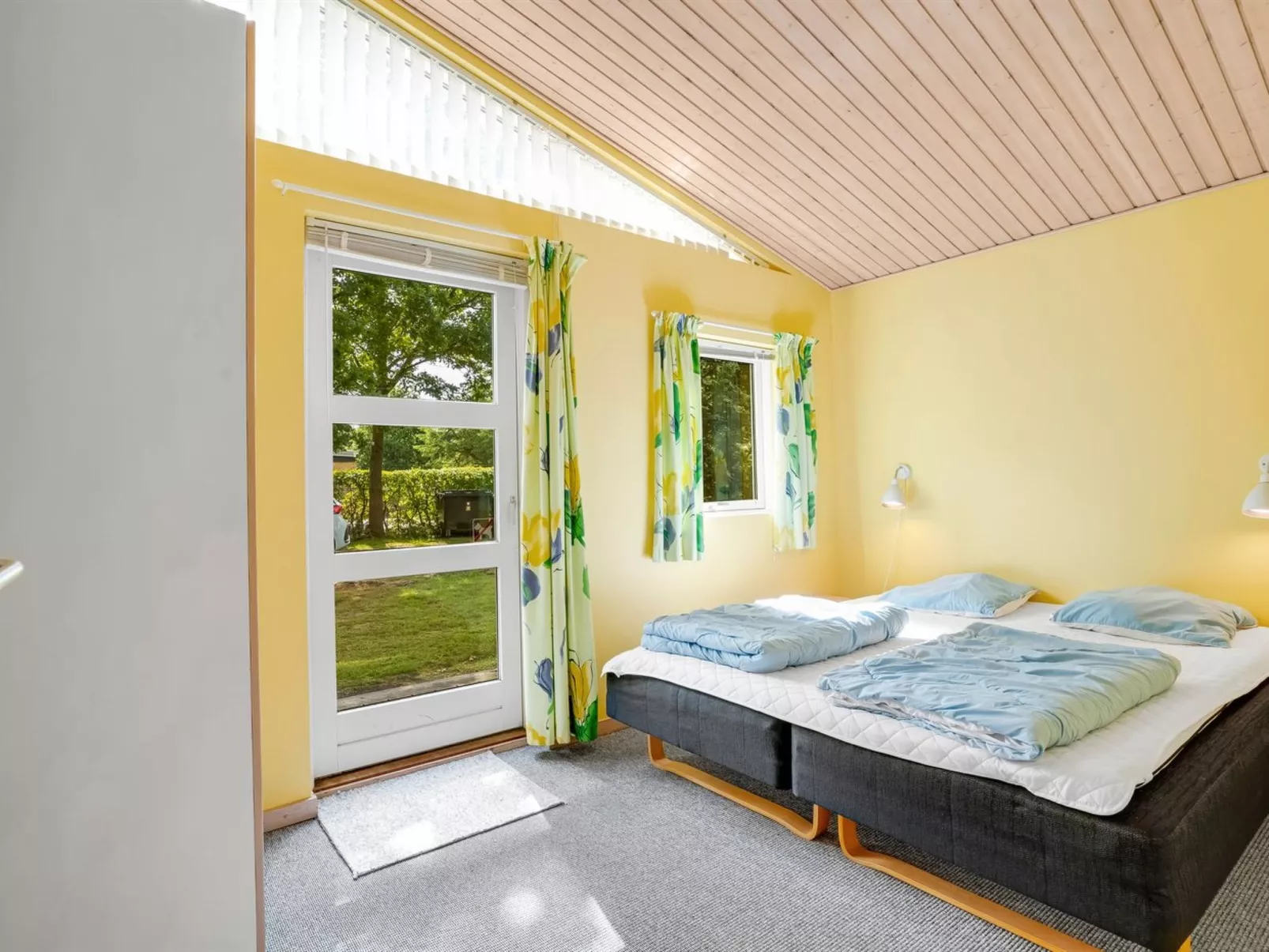 "Gravers" - 100m from the sea-Inside