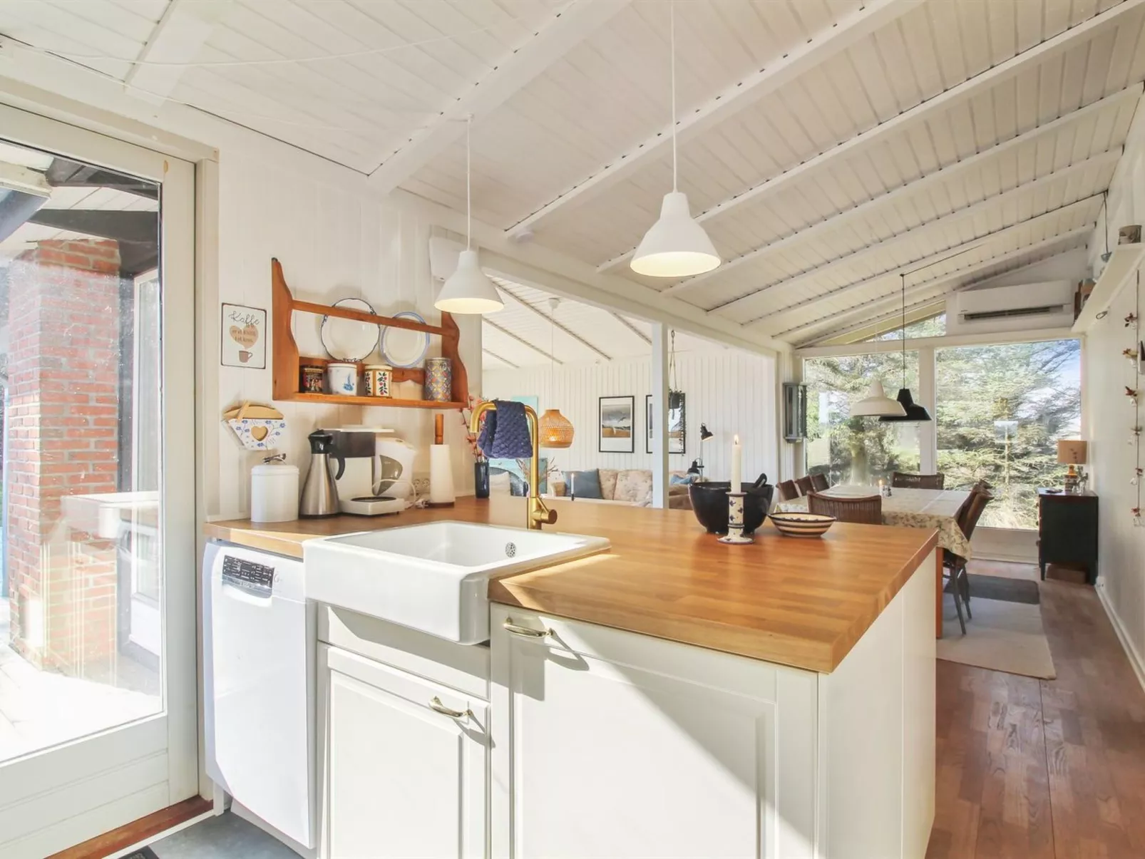 "Tuukka" - 350m from the sea-Drinnen