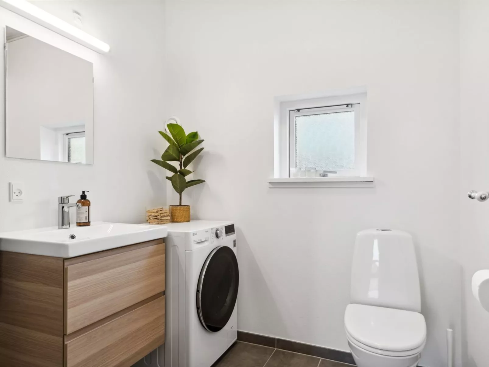 "Halvor" - 275m from the sea-Dedans