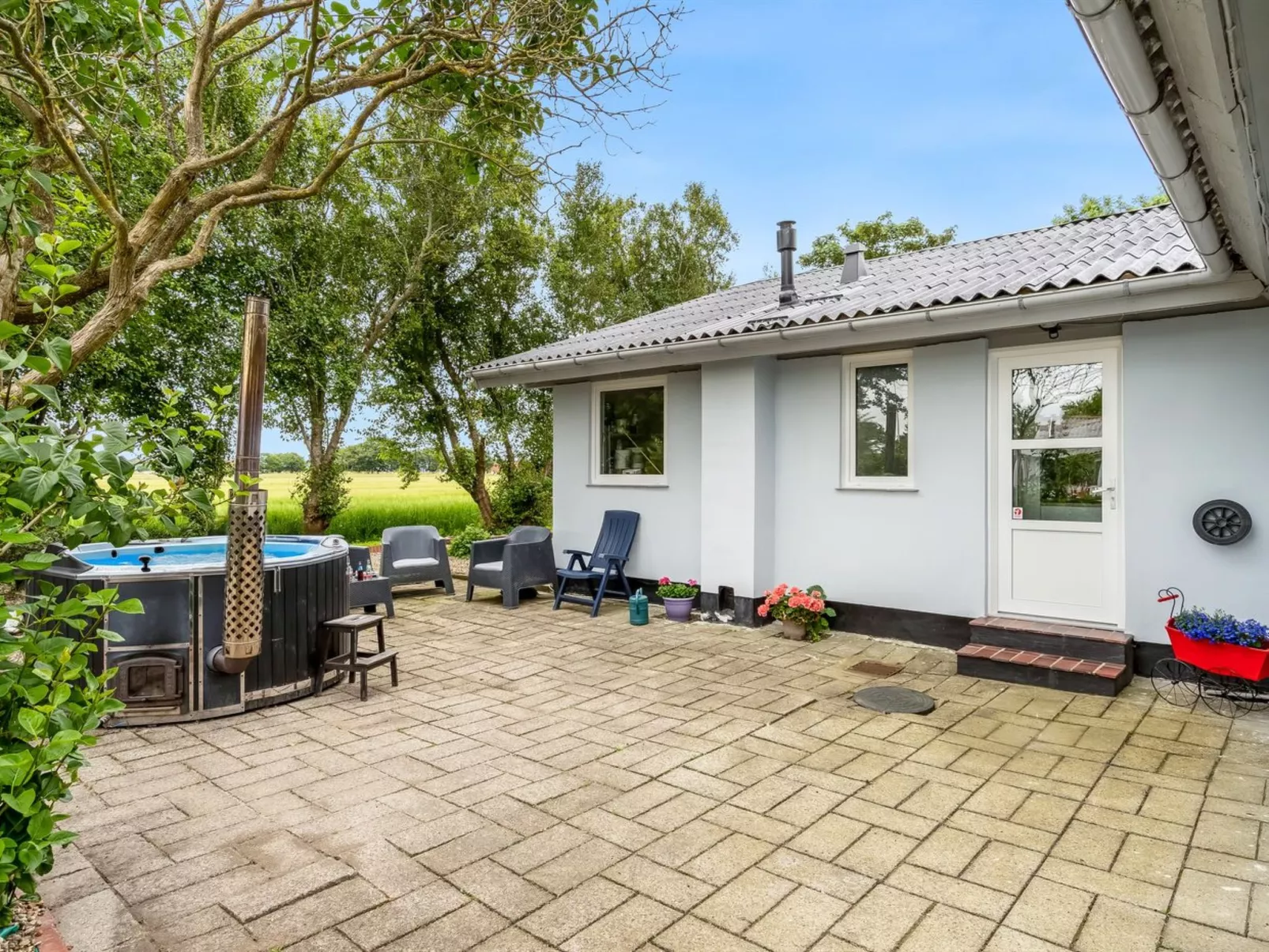 "Elara" - 300m from the sea-Outside