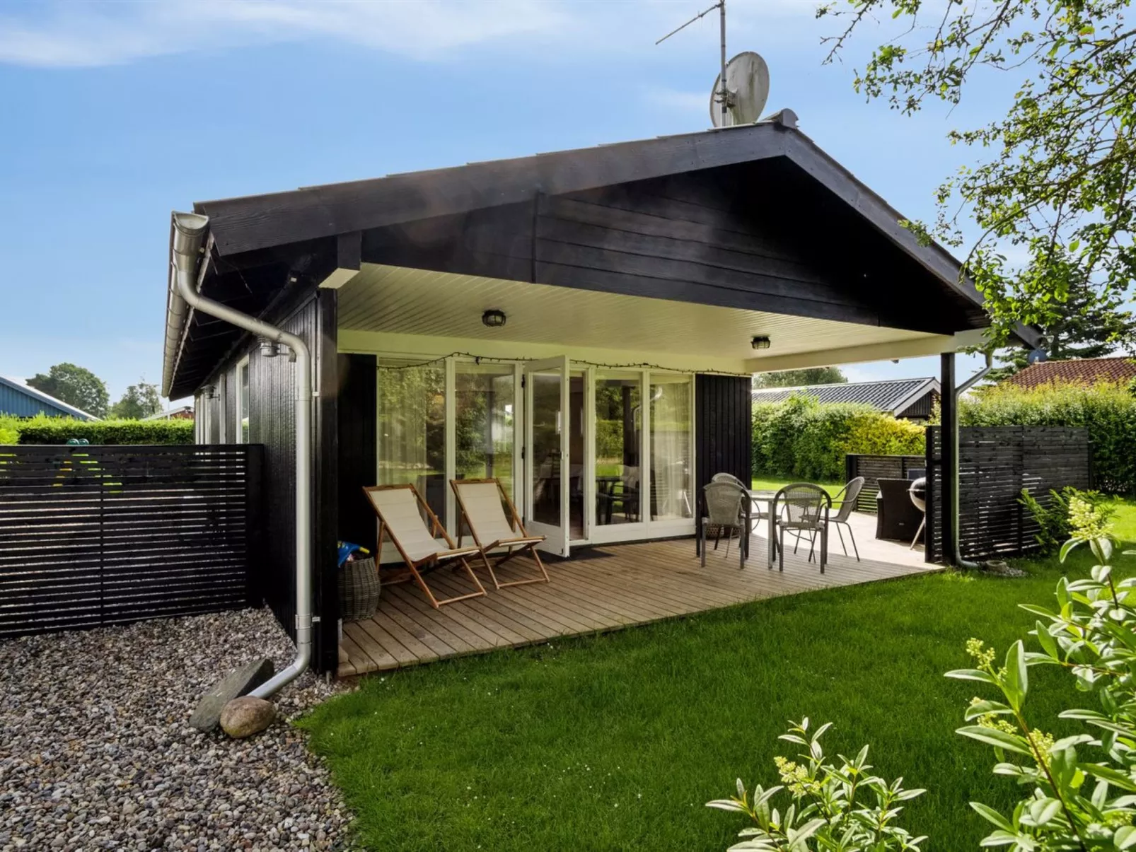 "Volmer" - 700m from the sea-Outside