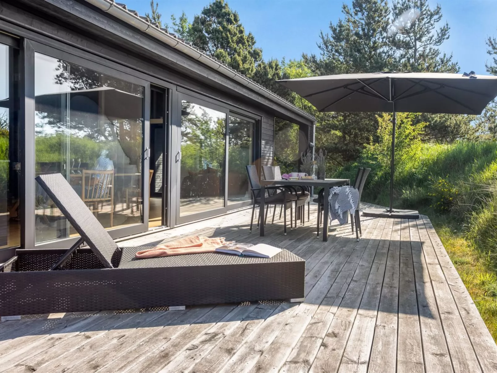 "Einette" - 100m from the sea-Outside