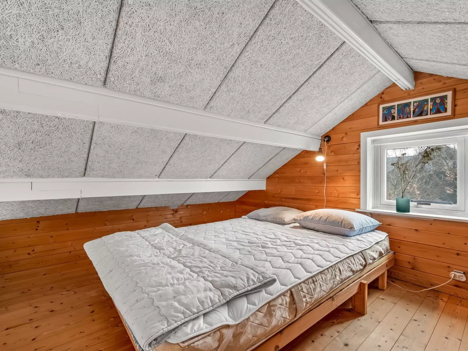 "Oddger" - 250m to the fjord-Drinnen