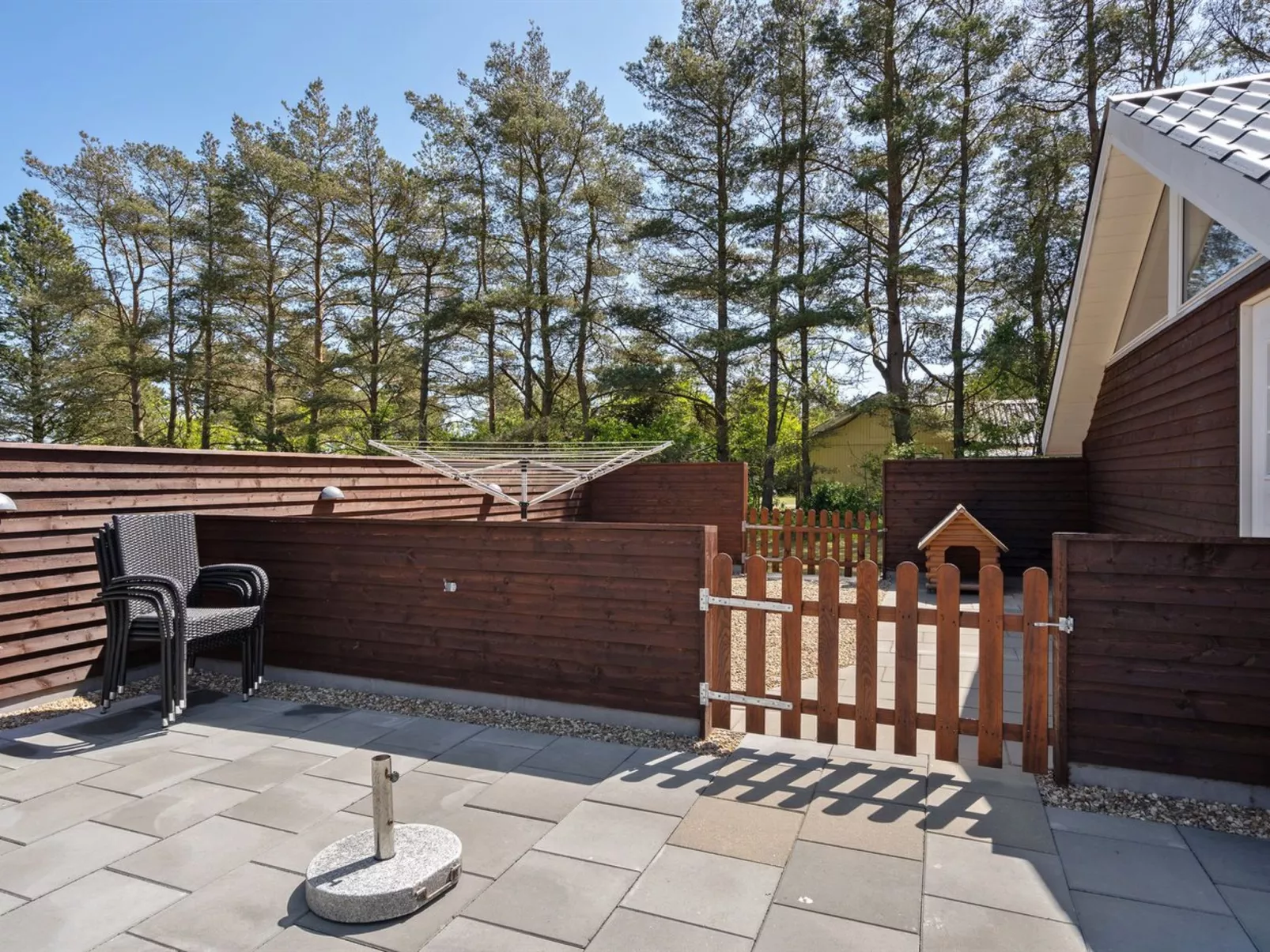 "Saila" - 500m to the fjord-Outside