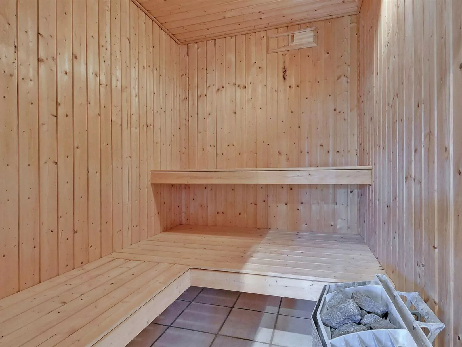 "Holmved" - 1.2km from the sea-Inside