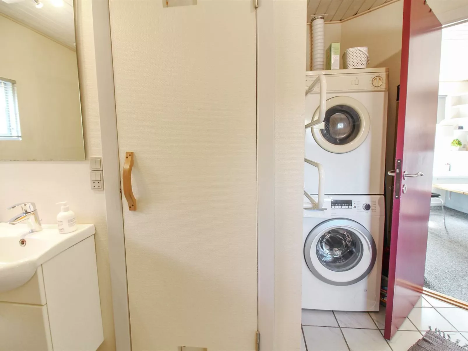 "Augustine" - 1.6km from the sea-Inside