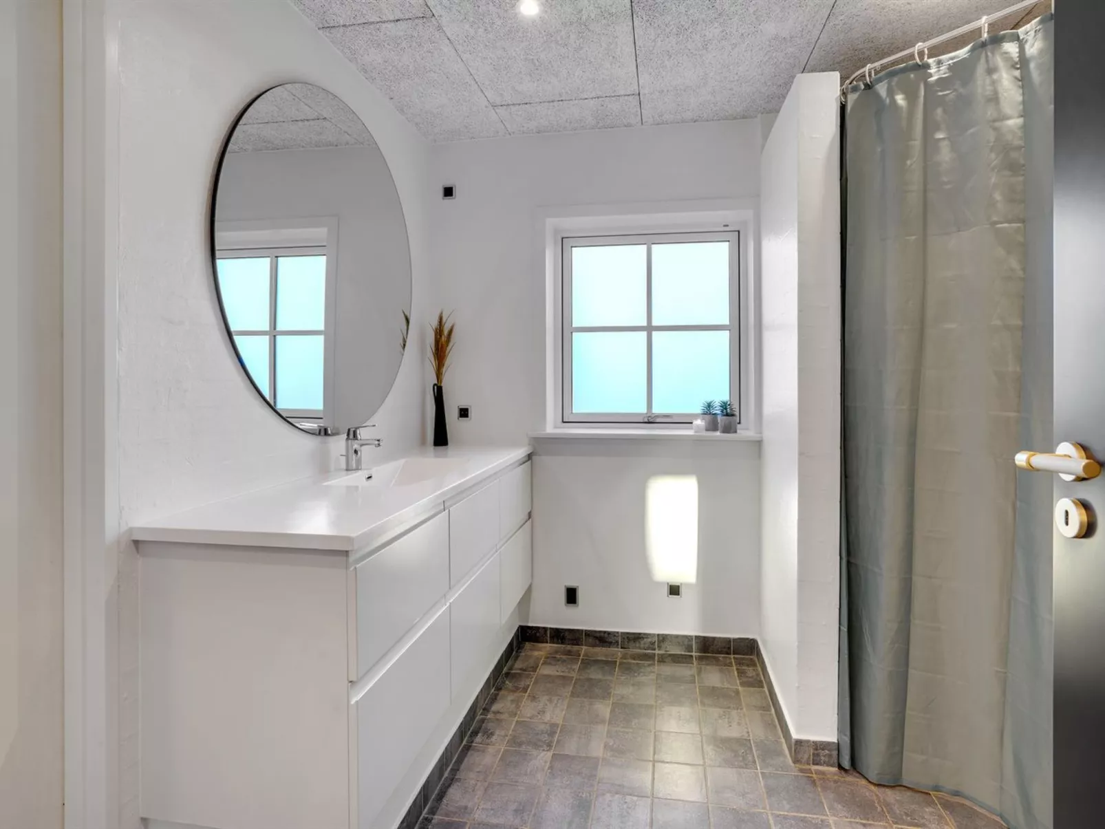 "Oskari" - 1.3km from the sea-Inside