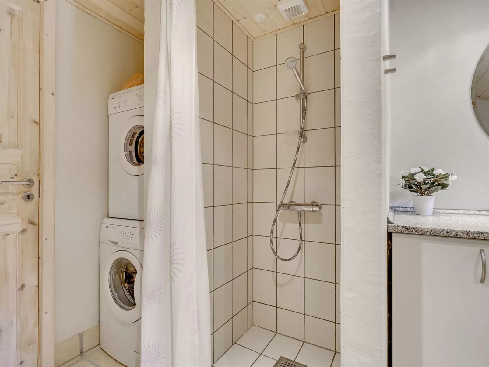 "Aviaja" - 12km from the sea-Dedans