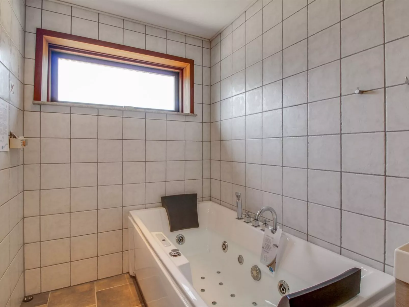 "Gunkil" - 800m from the sea-Inside