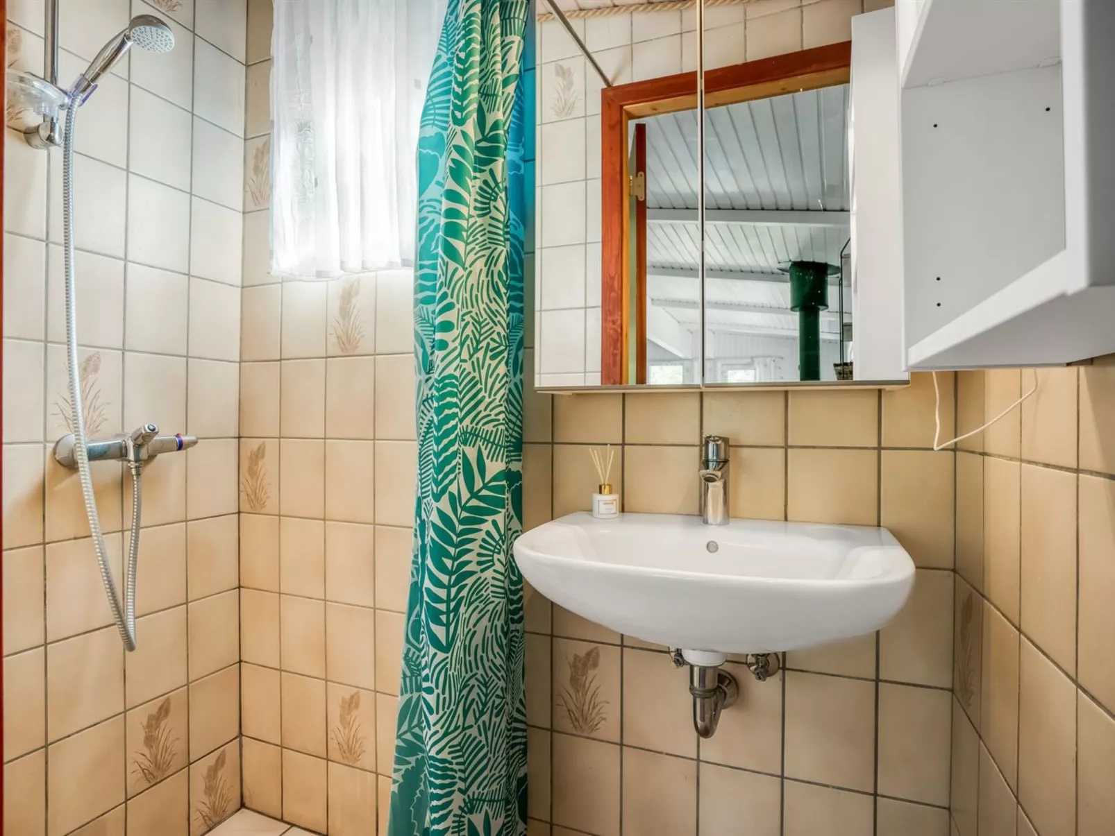 "Bene" -  from the sea-Inside