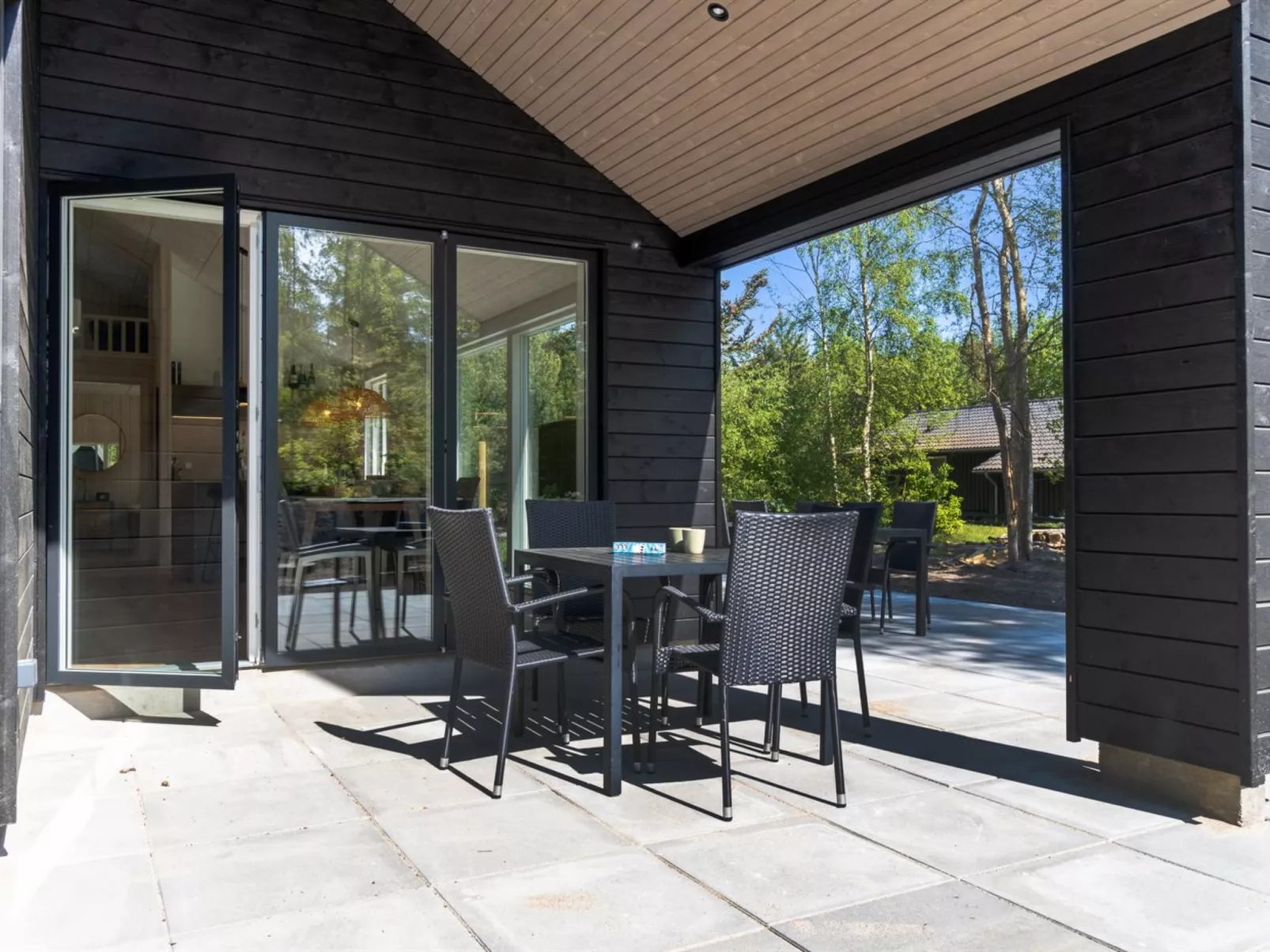 "Laina" - 250m from the sea-Outside