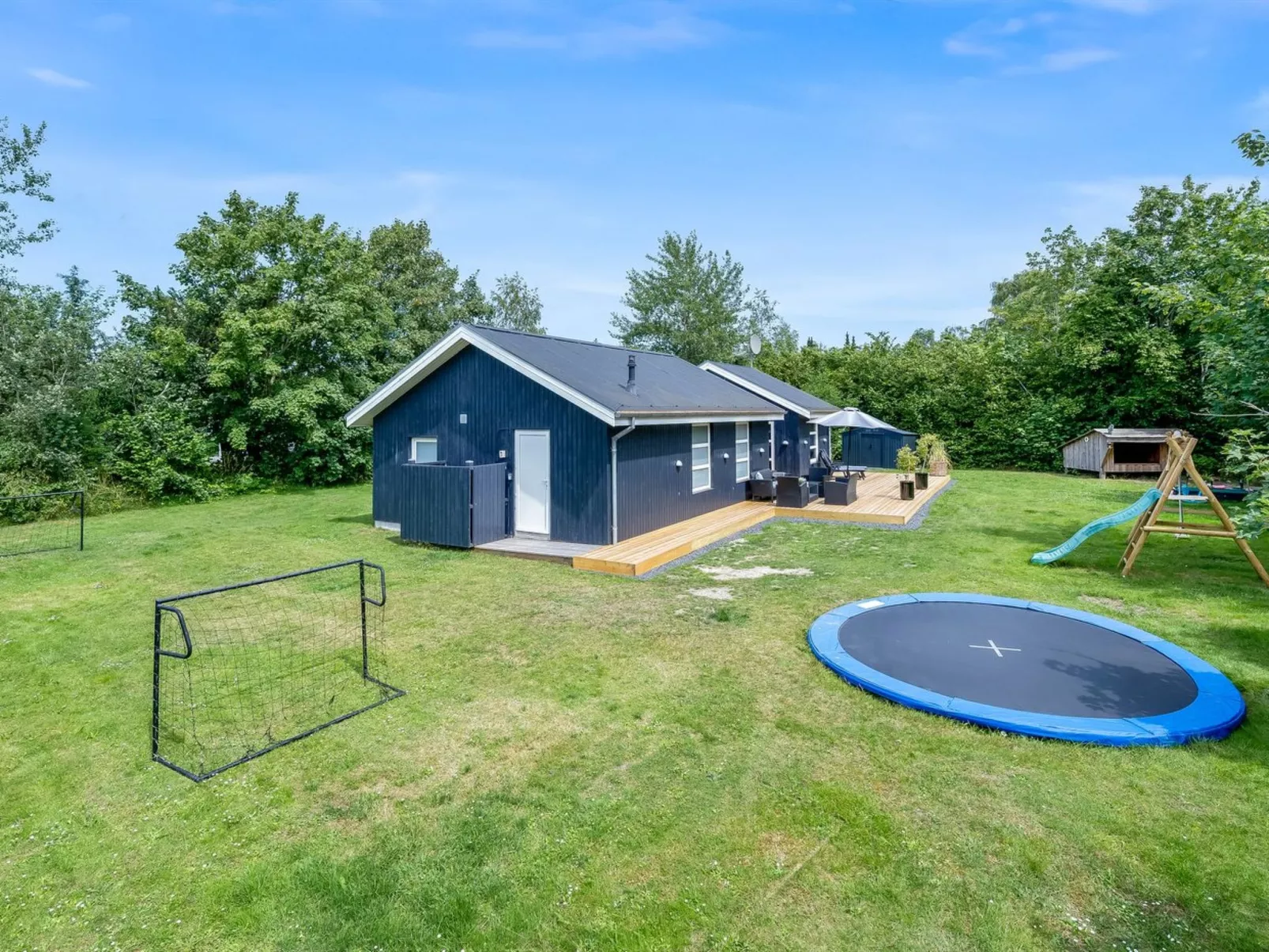 "Binta" - 800m from the sea-Draußen