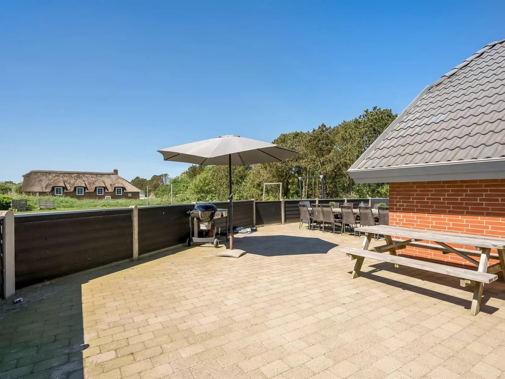 "Aage" - 1.7km from the sea-Draußen