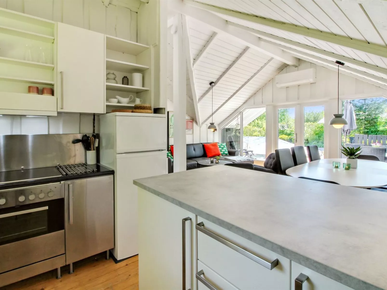 "Jaakob" - 30km from the sea-Inside