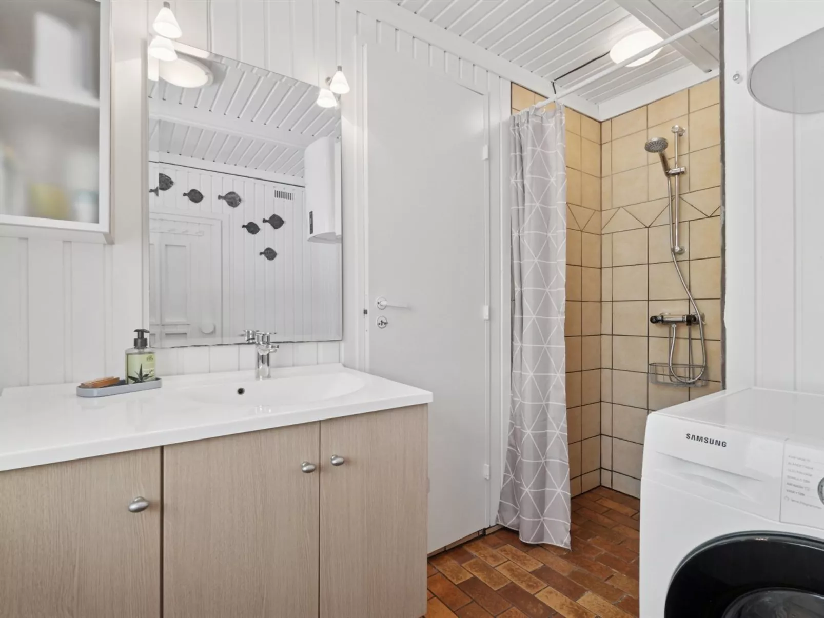 "Gjertrud" - 1km from the sea-Drinnen