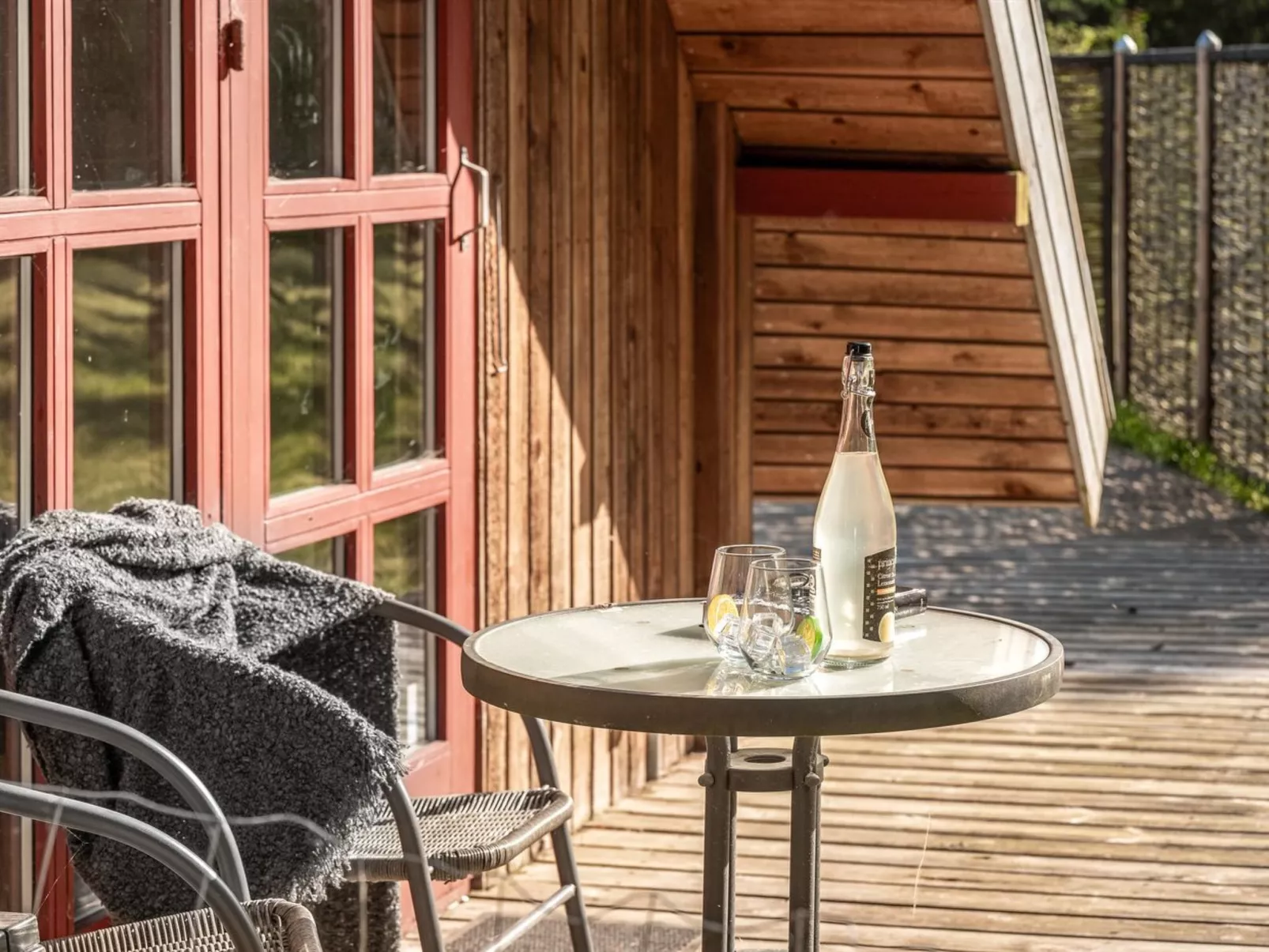 "Niesina" - 600m to the fjord-Draußen