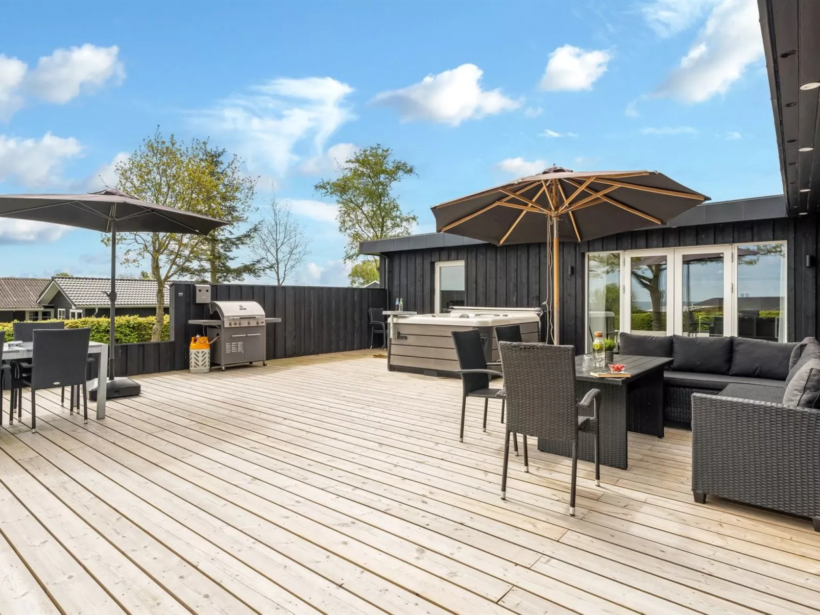 "Tonna" -  from the sea-Outside