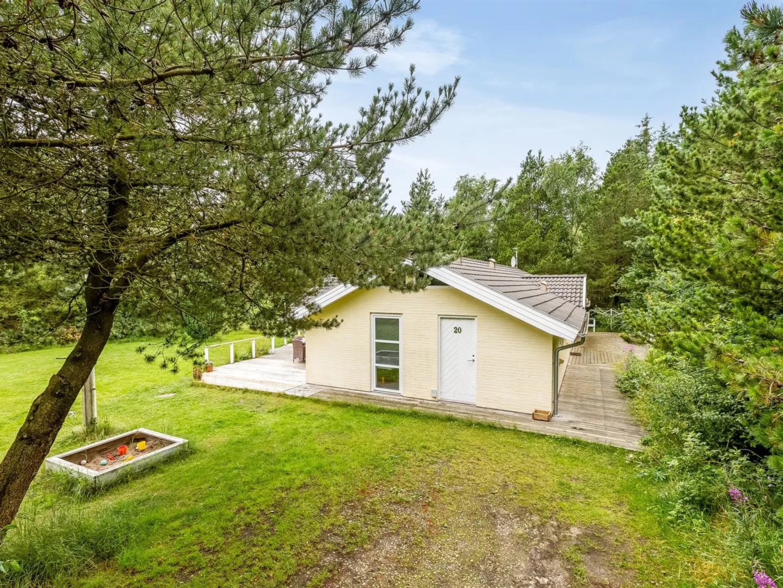 "Samine" - 2km from the sea-Outside