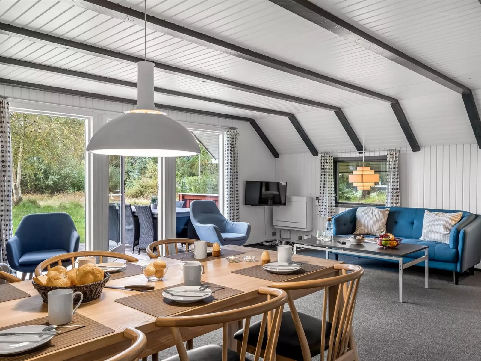 "Gyrial" - 2km from the sea-Dedans