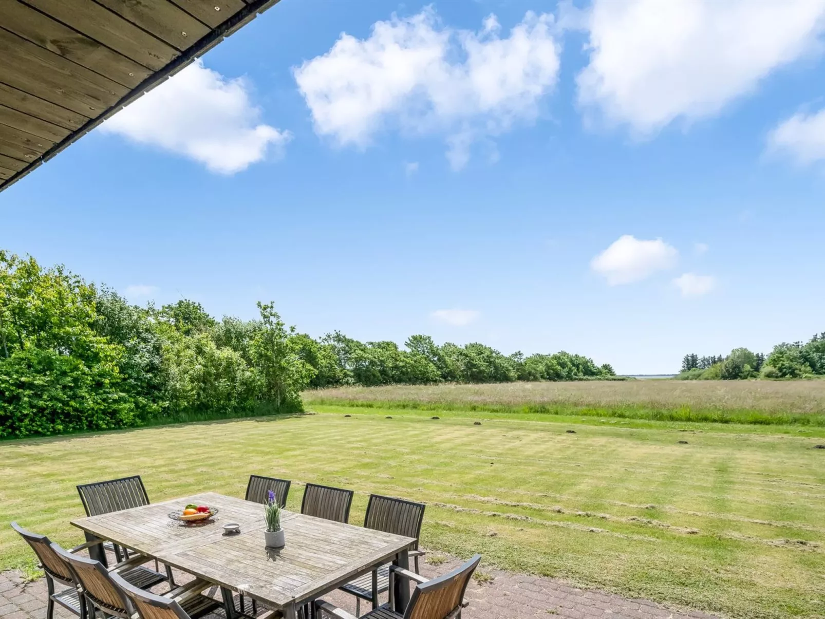 "Arlin" - 380m to the fjord-Outside