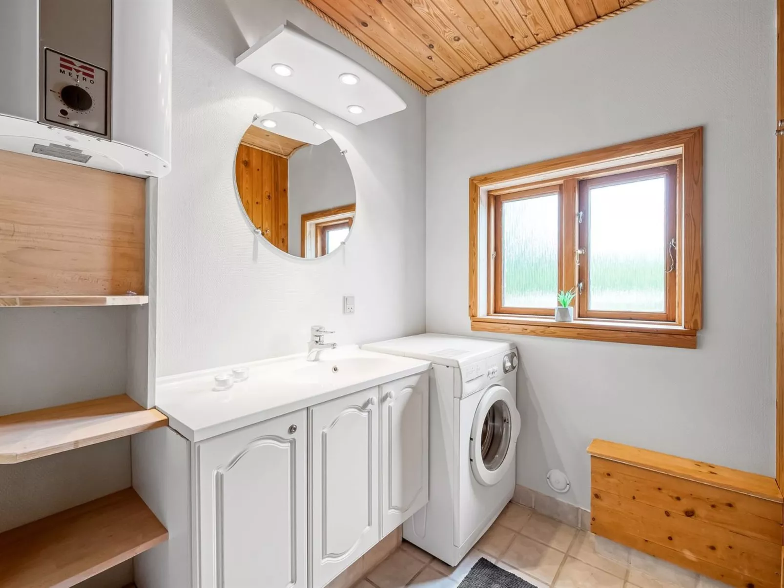 "Åsa" - 500m to the fjord-Inside