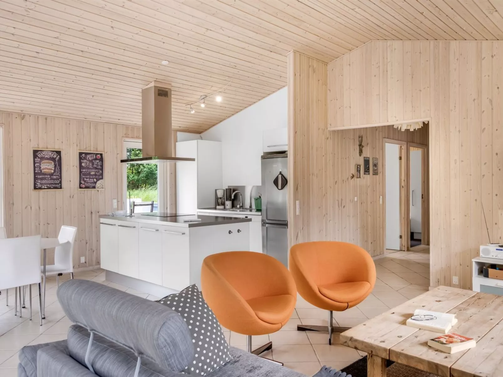 "Felina" -  from the sea-Drinnen