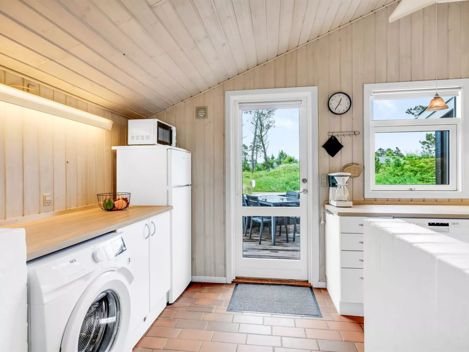 "Adrienne" - 240m from the sea-Dedans