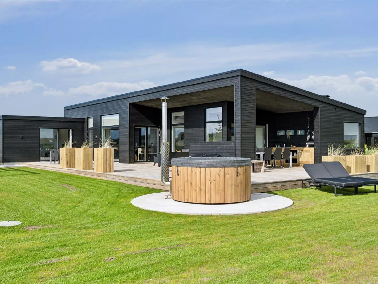 "Lyder" - 400m from the sea-Outside