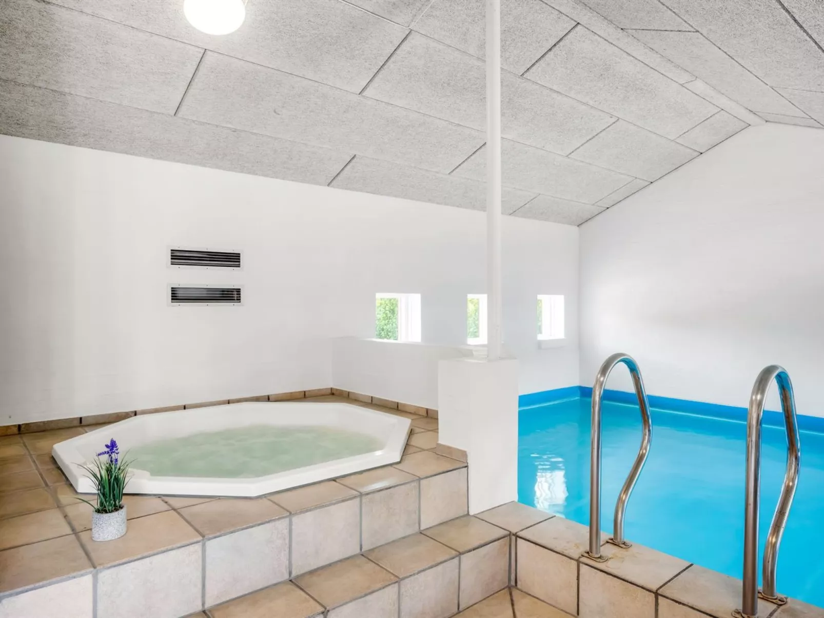 "Holga" - 400m from the sea-Outside