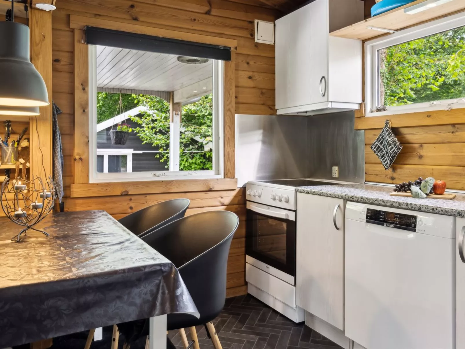 "Araminta" - 800m from the sea-Inside