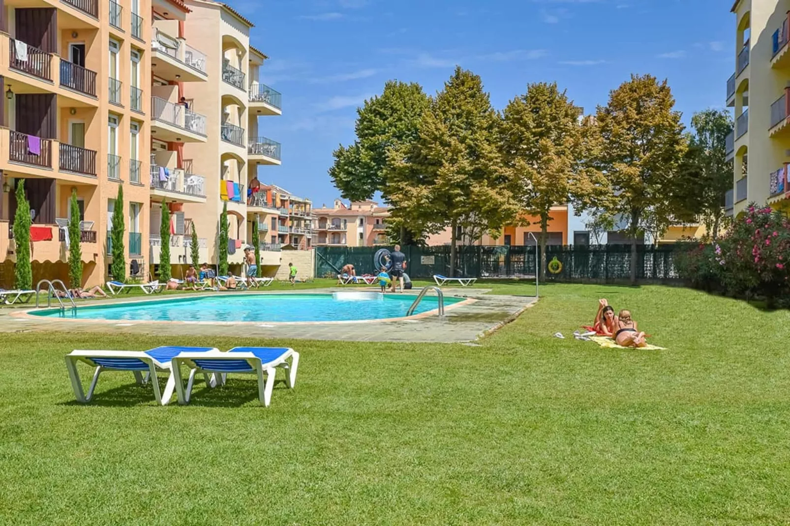 APARTAMENTOS COMTE D'EMPURIES B24-Schwimmbad