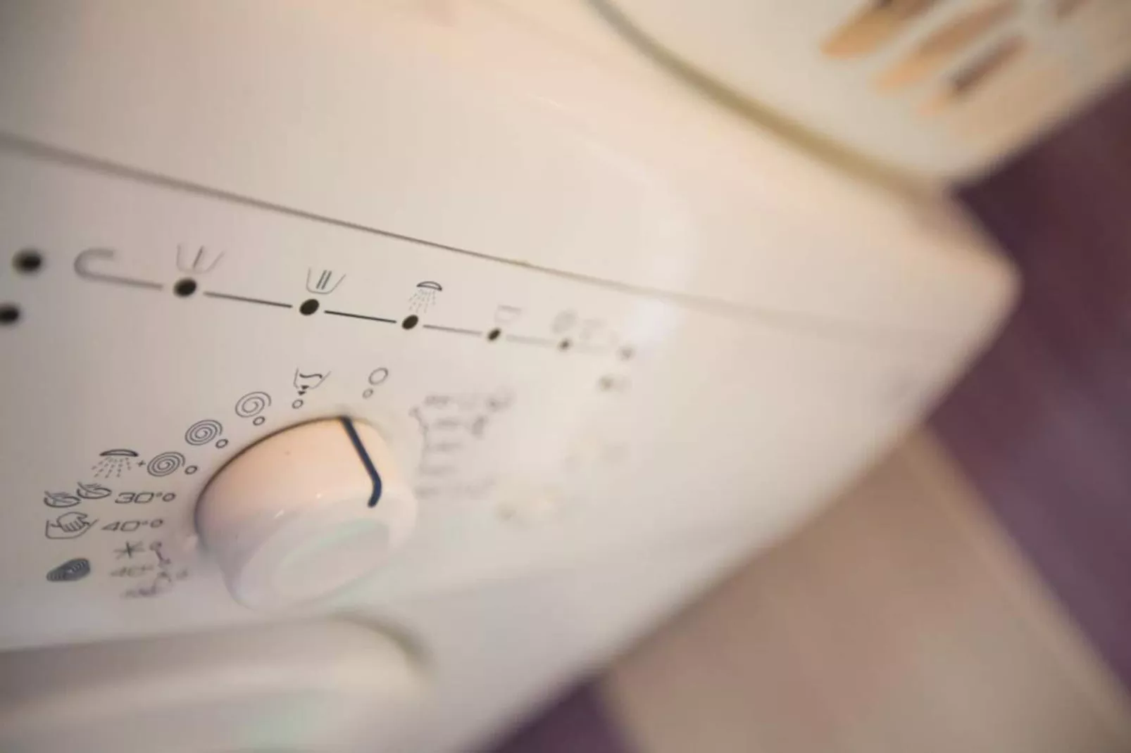 Guest House Gugily- Twin Room with Shared Bathroom and City View (4)-Ambiance