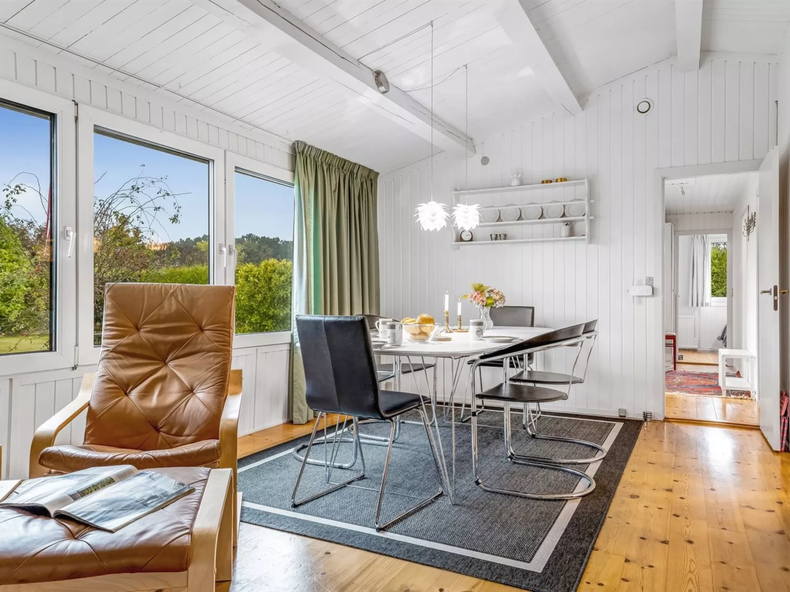 "Aameek" - 100m from the sea-Inside