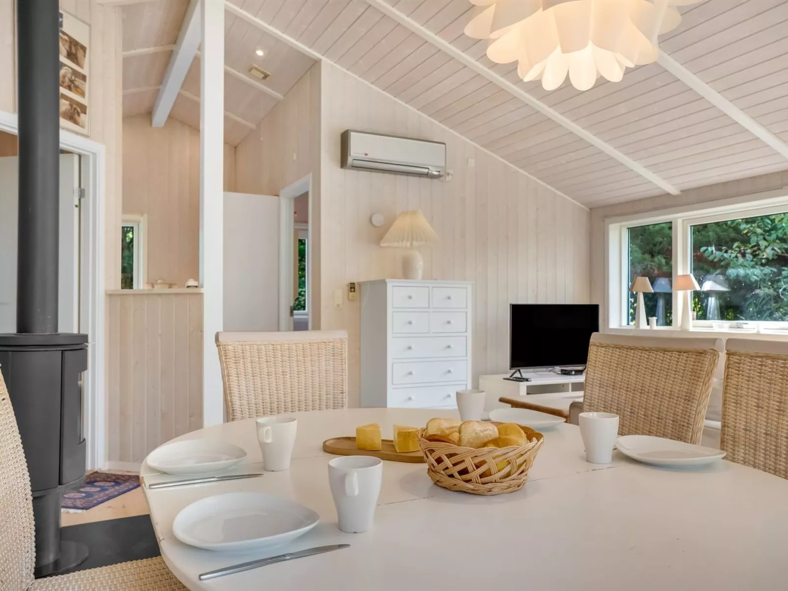 "Nashota" - 600m from the sea-Inside