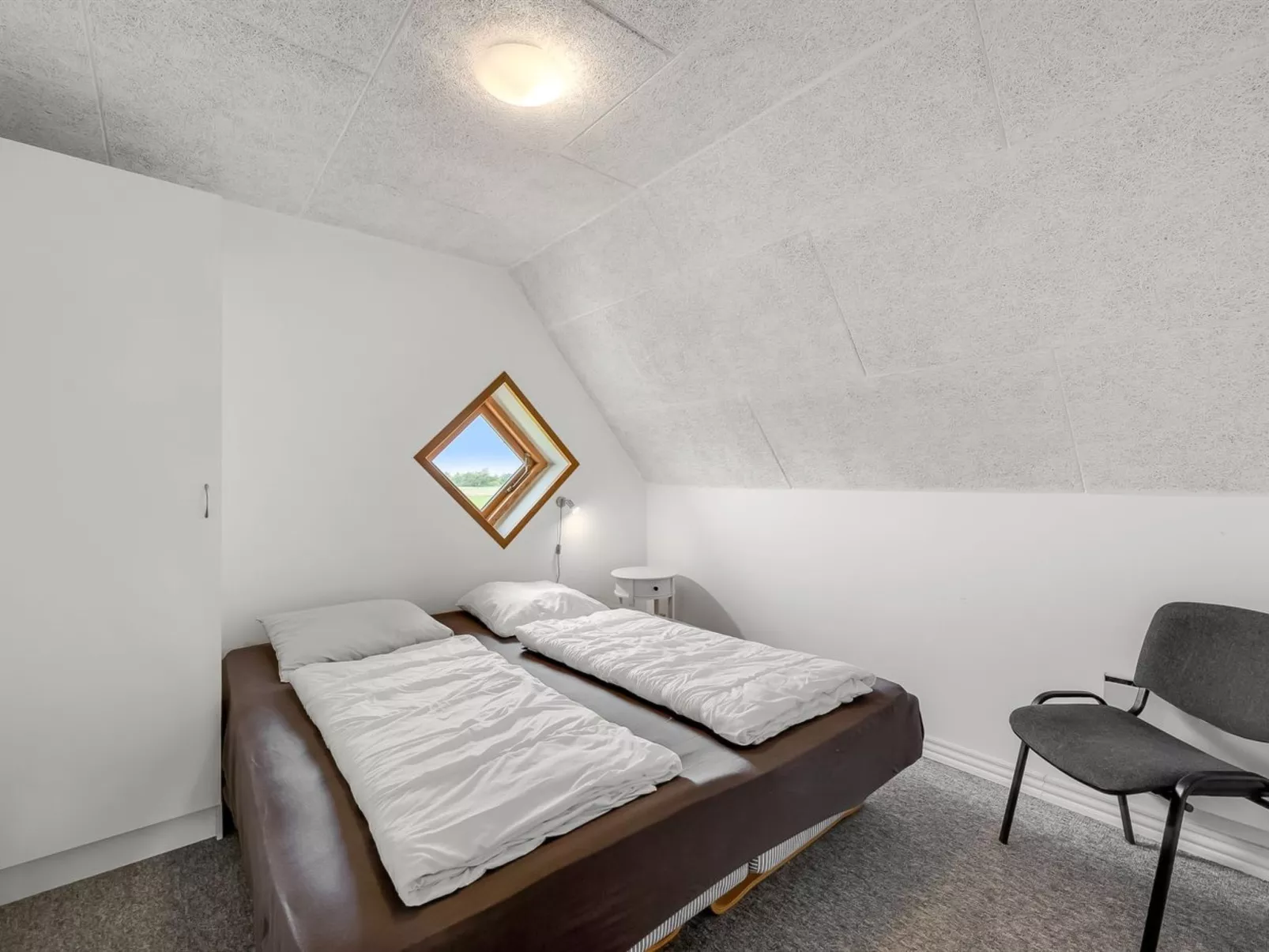 "Darleen" - 850m to the fjord-Drinnen