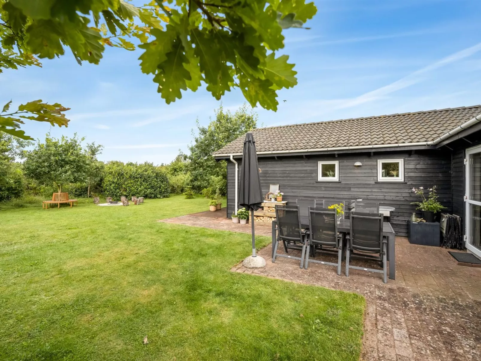 "Jarmunrek" - 400m to the fjord-Outside