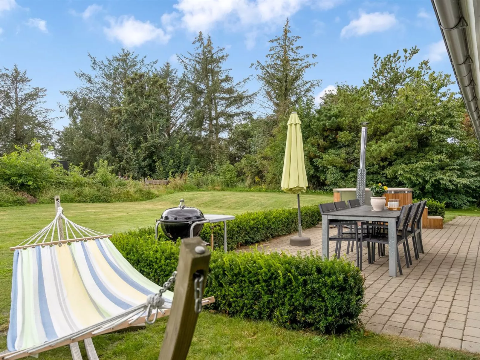 "Nauka" - 400m to the fjord-Outside