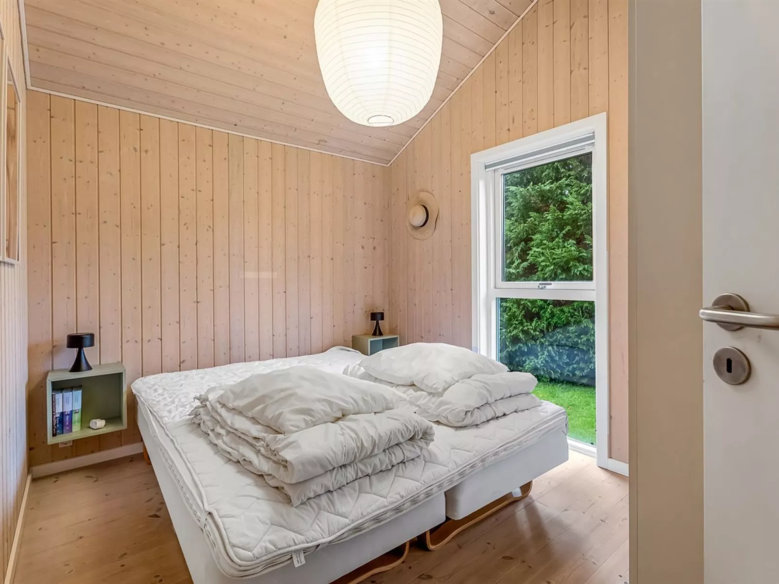 "Ensio" - 8.0km from the sea-Drinnen