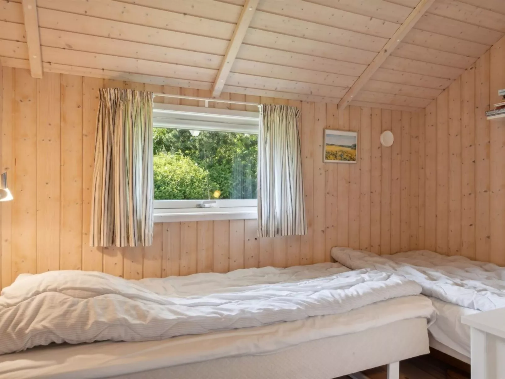 "Sukie" - 100m from the sea-Inside