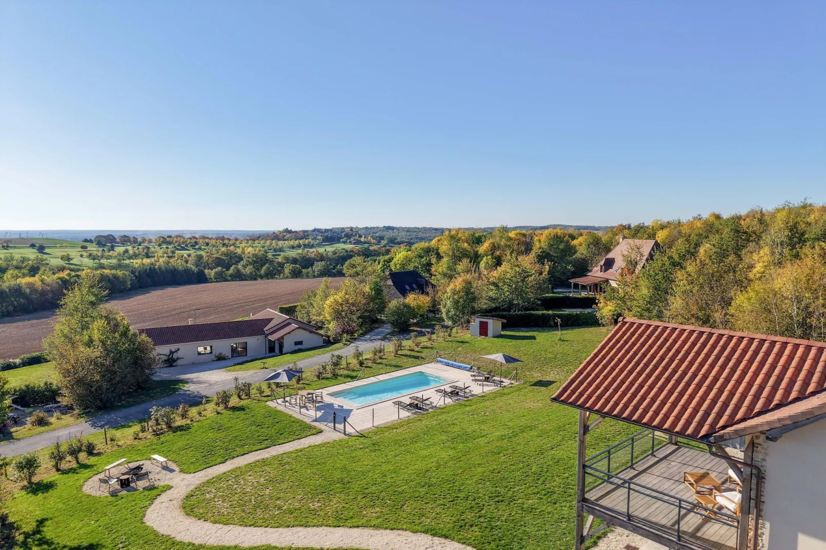 Buissonnière-Areas within 1km in summer