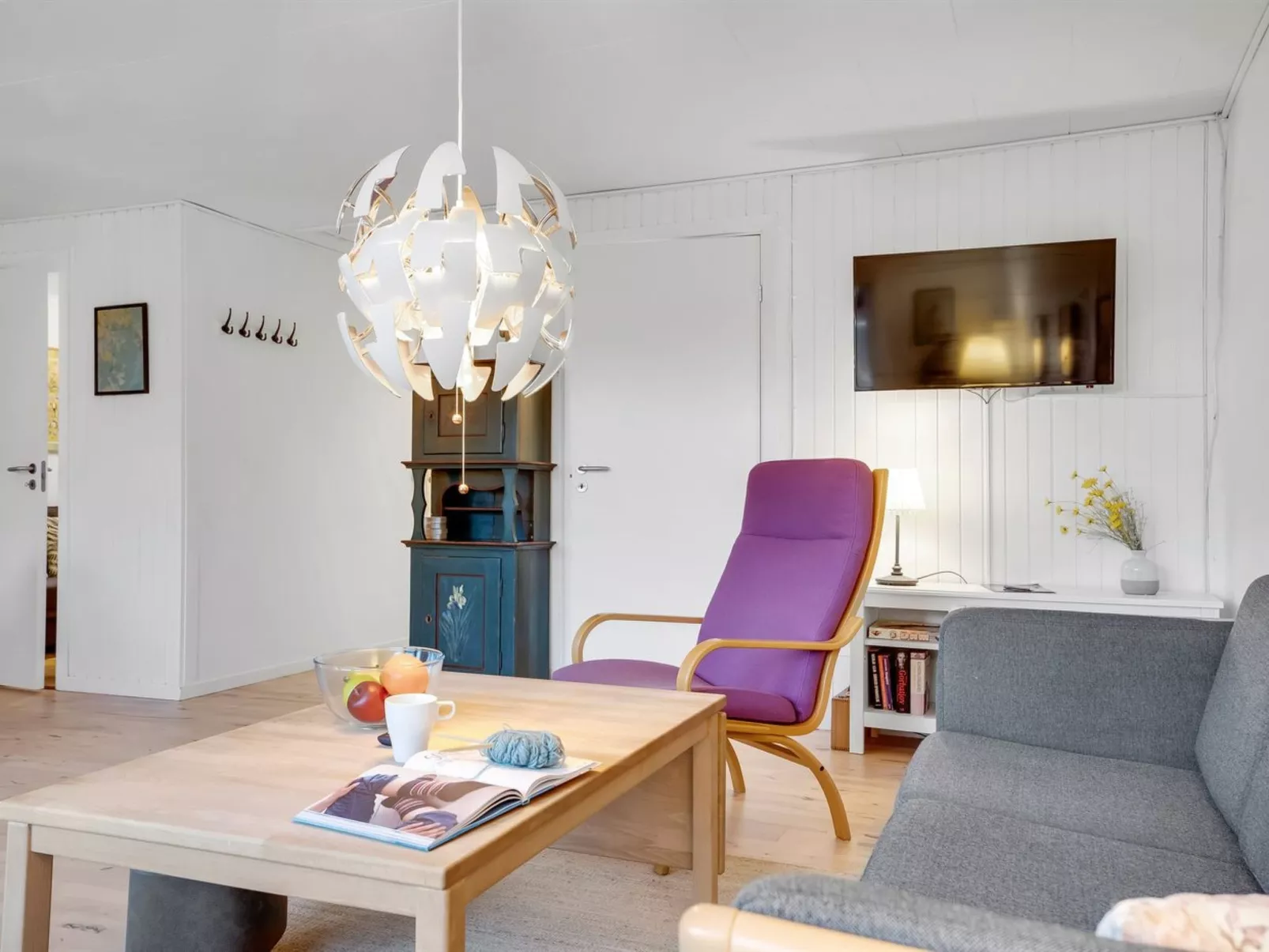 "Arise" - 700m from the sea-Drinnen