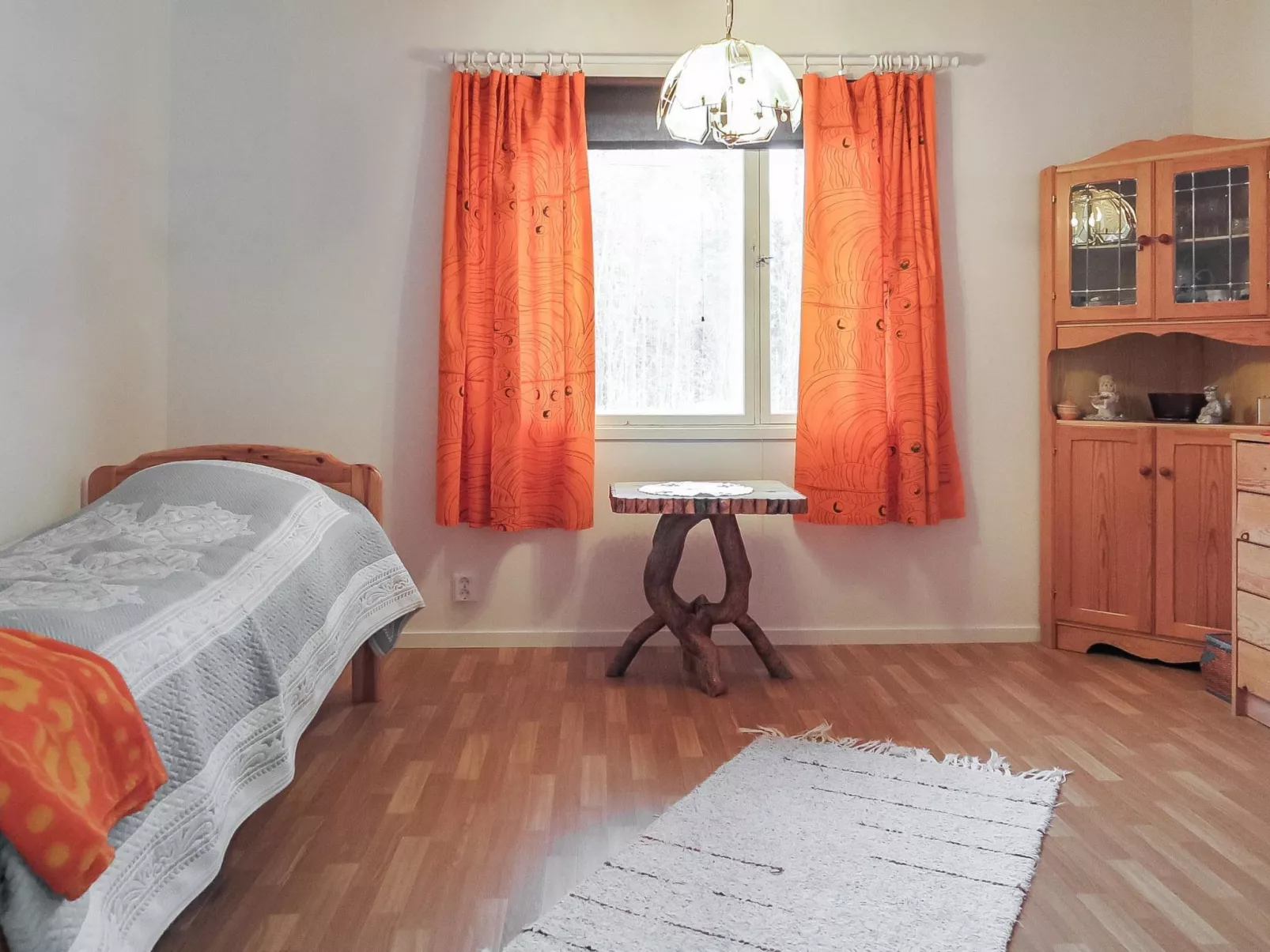 Levin mummola-Dedans