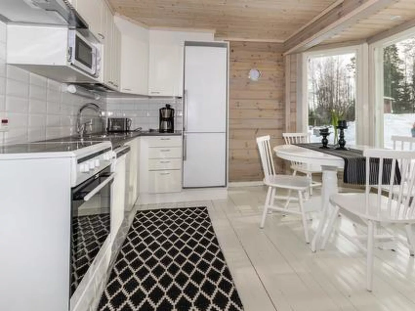 Hästöskata b-Inside