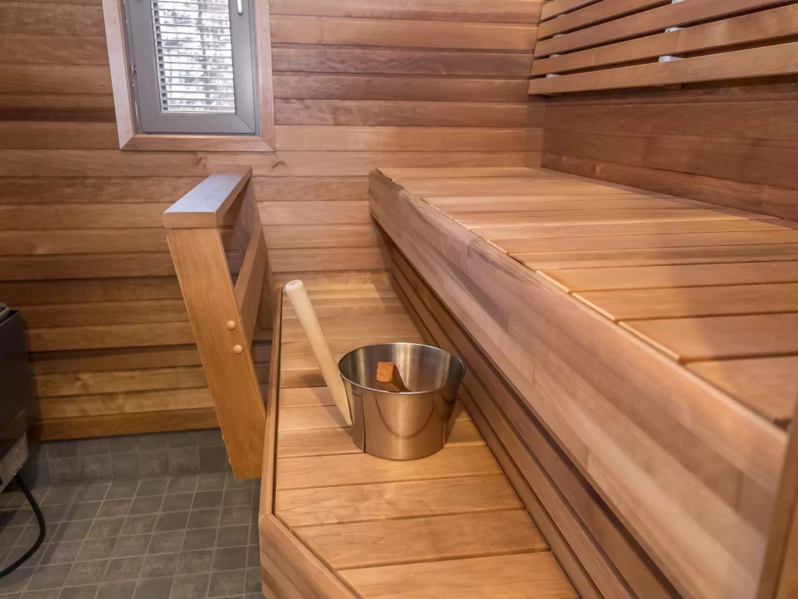 Ylälänsi 3 as 11-Dedans