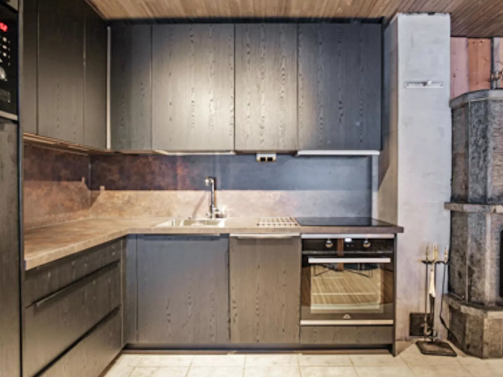 Joikupirtti b-Dedans