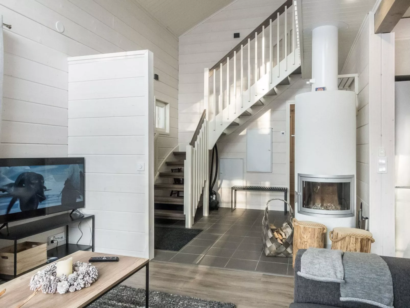 Levin ahmahovi 2a-Drinnen