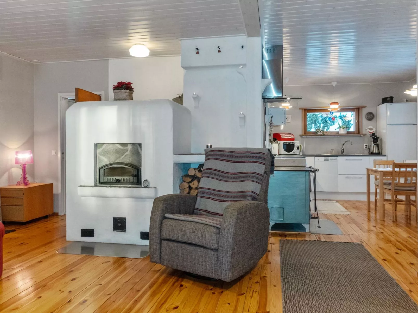 Mokko-mökki-Drinnen