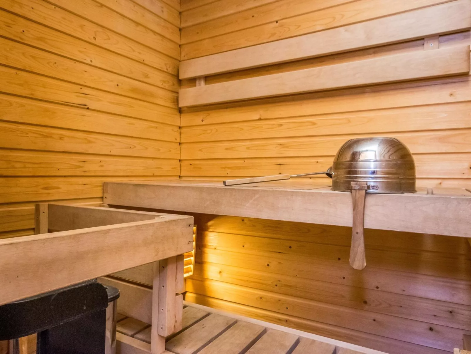 Metsänpirtti 4-Inside